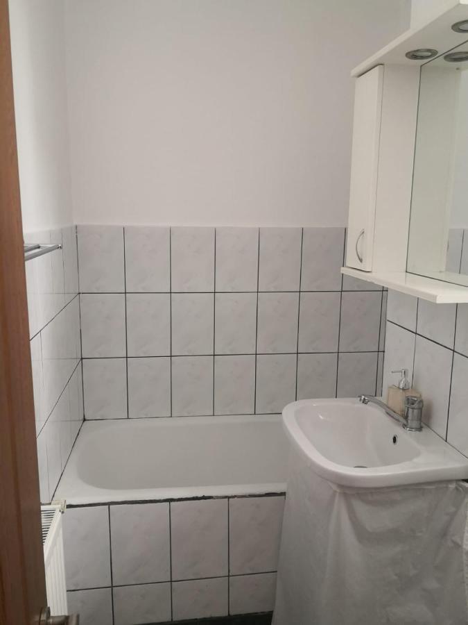 Apartament Cu Doua Camere Târgu Jiu 외부 사진